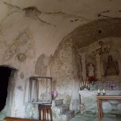 Imagen del interior de la ermita de Faido.